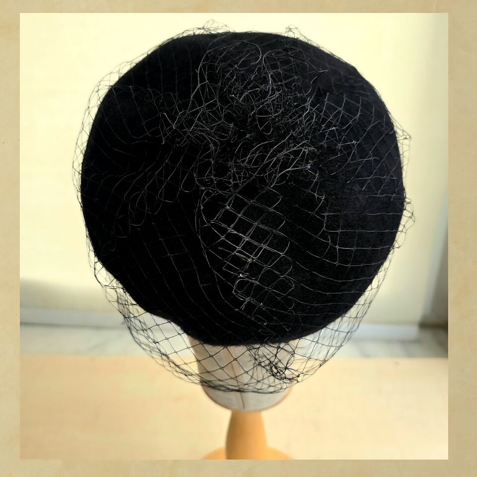 Amata Siyah Renk Ressam Bere Yetişkin Boy