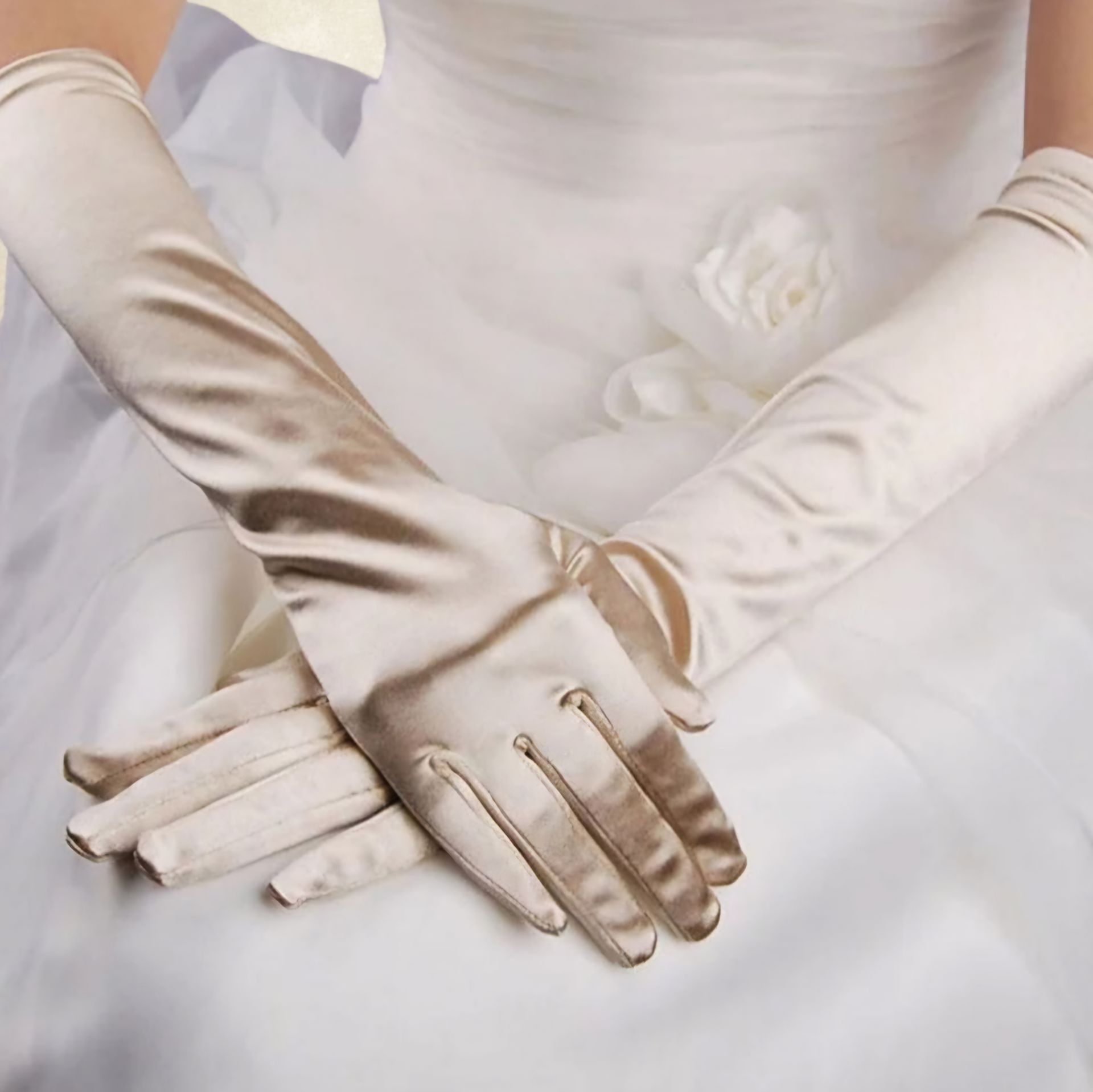 Opera Şampanya Renk  İpek Saten Eldiven 38 cm