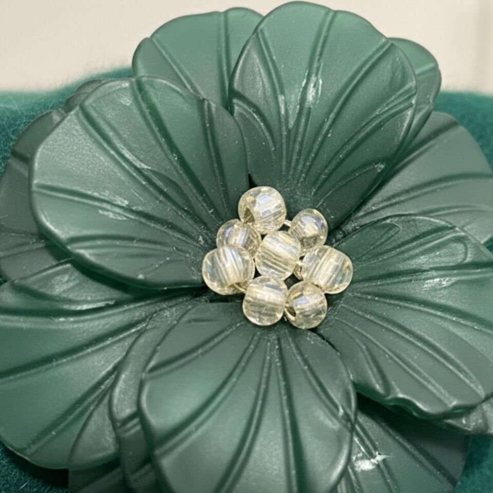 Amata Yeşil Renk Ressam Bere Yetişkin Boy