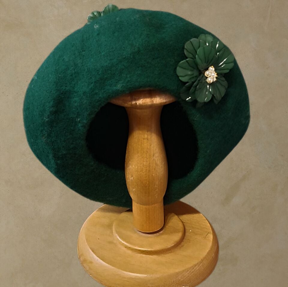 Amata Yeşil Renk Ressam Bere Yetişkin Boy