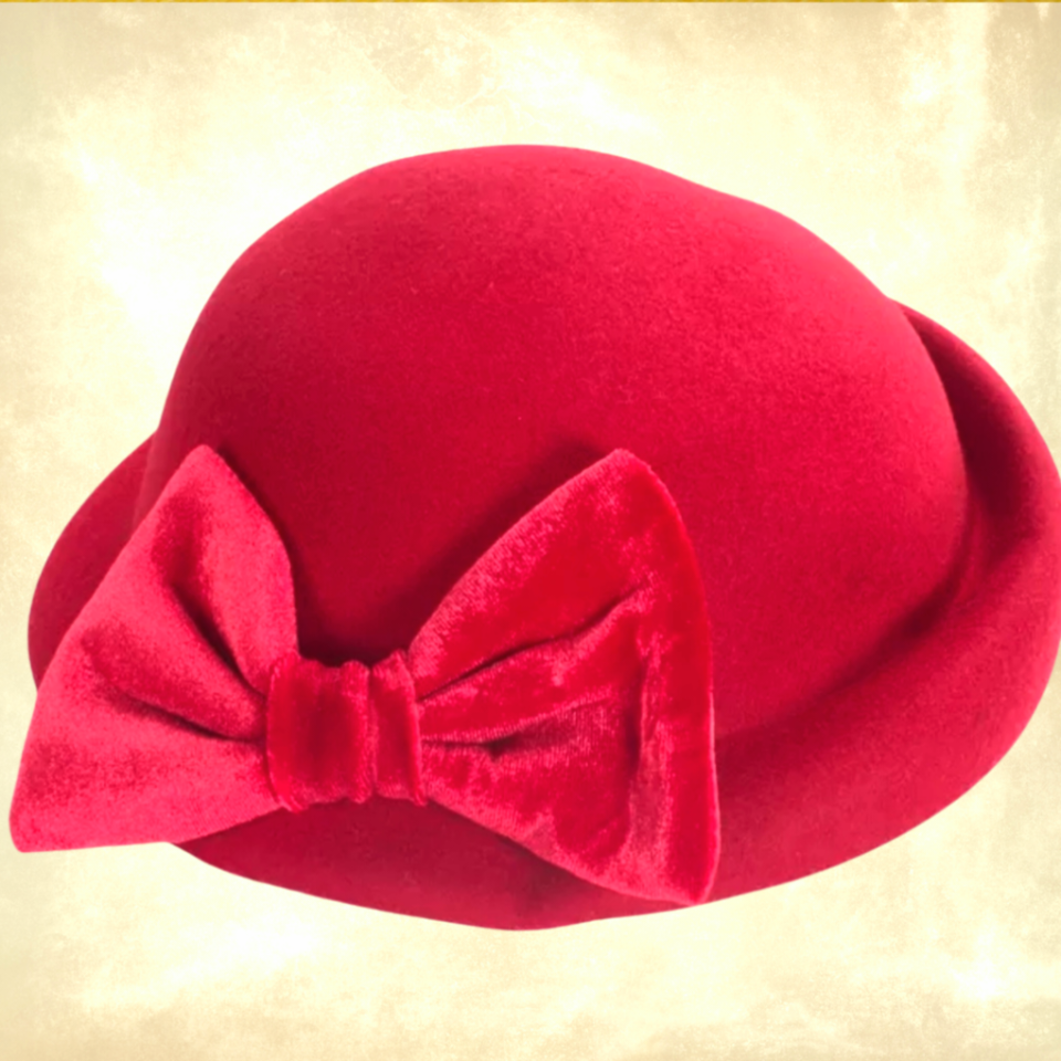 Chloe Kırmızı Renk Fiyonklu Şapka