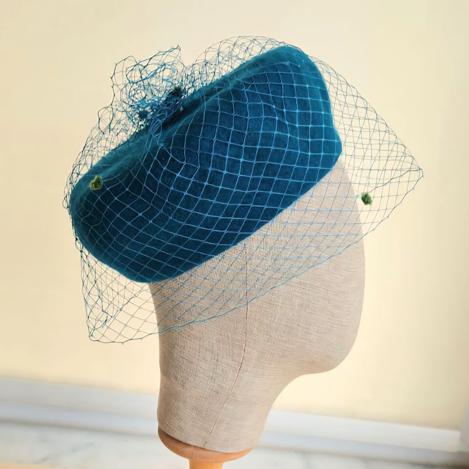 Amata Petrol Yeşil  Renk Ressam Bere Yetişkin Boy