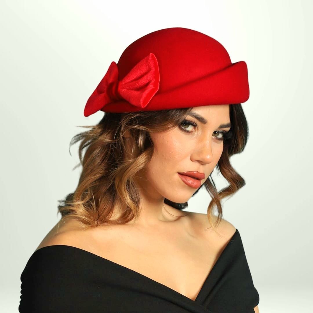 Chloe Kırmızı Renk Fiyonklu Şapka