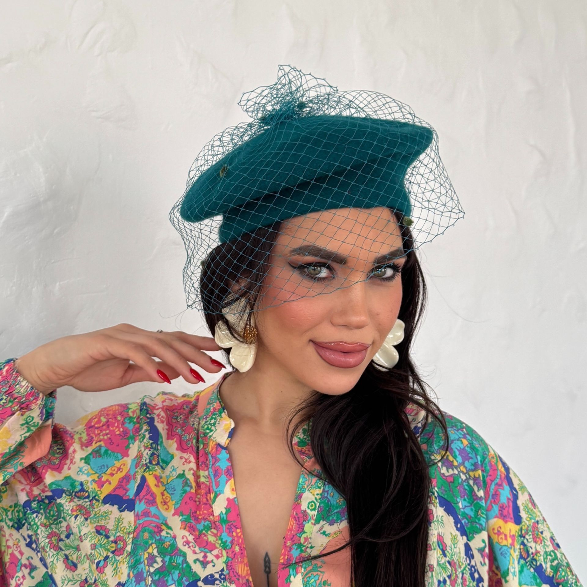 Amata Petrol Yeşil  Renk Ressam Bere Yetişkin Boy