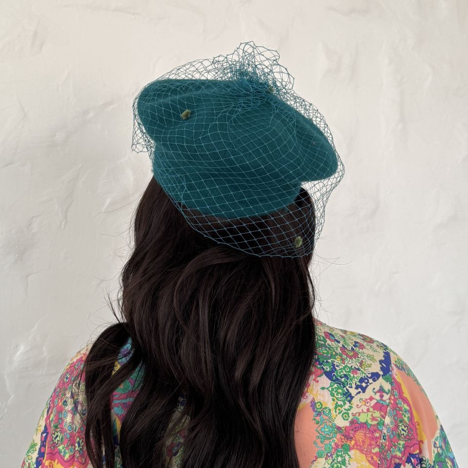 Amata Petrol Yeşil  Renk Ressam Bere Yetişkin Boy