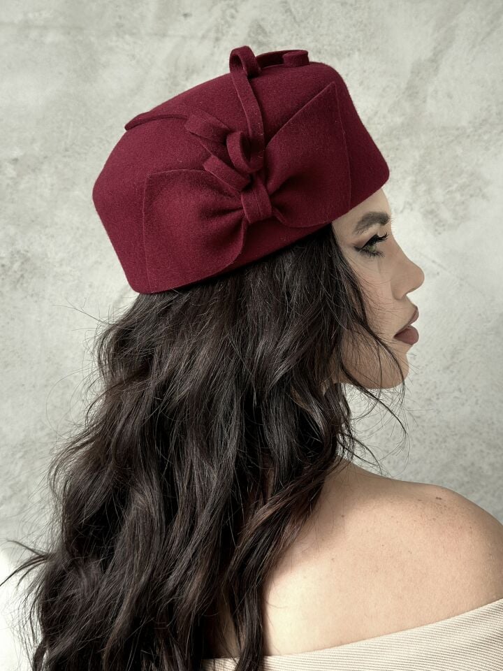 Meghan Bordo Renk Kaşe Kumaş Şapka