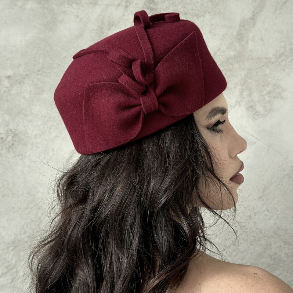 Meghan Bordo Renk Kaşe Kumaş Şapka