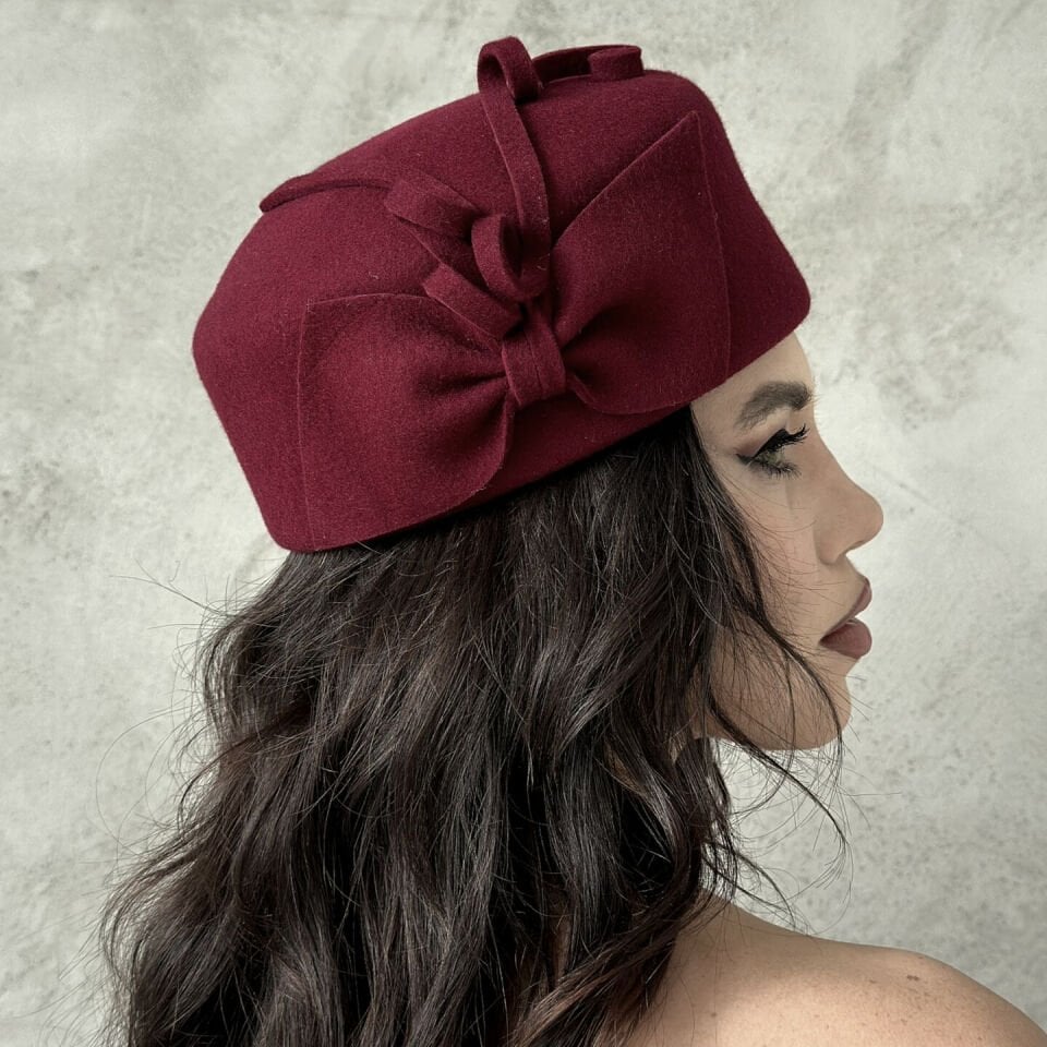 Meghan Bordo Renk Kaşe Kumaş Şapka