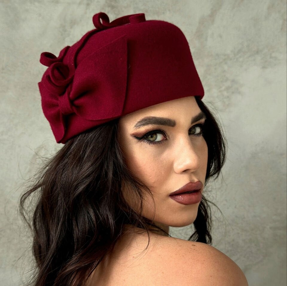 Meghan Bordo Renk Kaşe Kumaş Şapka