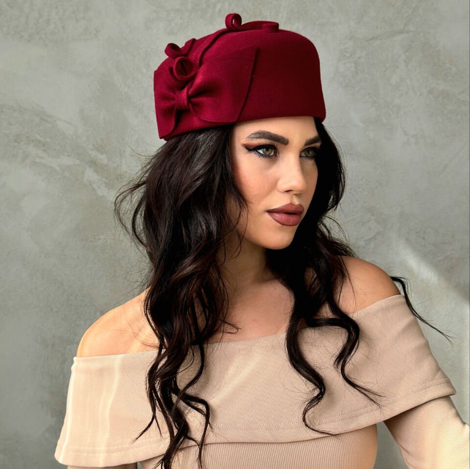 Meghan Bordo Renk Kaşe Kumaş Şapka