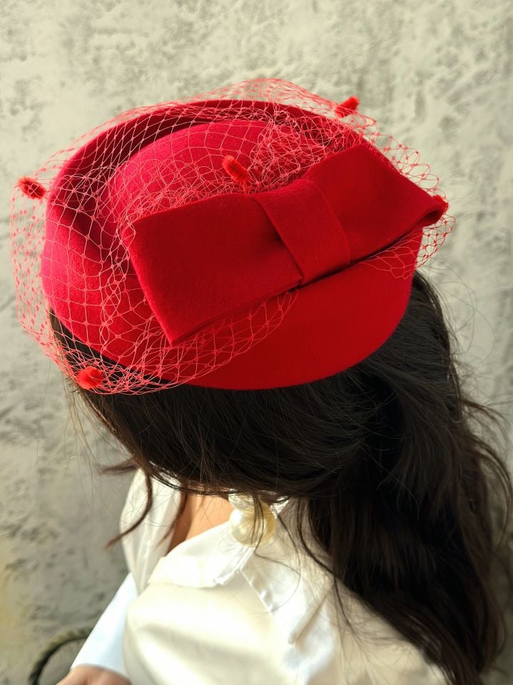 Kate Kırmızı Renk Vualet Şapka