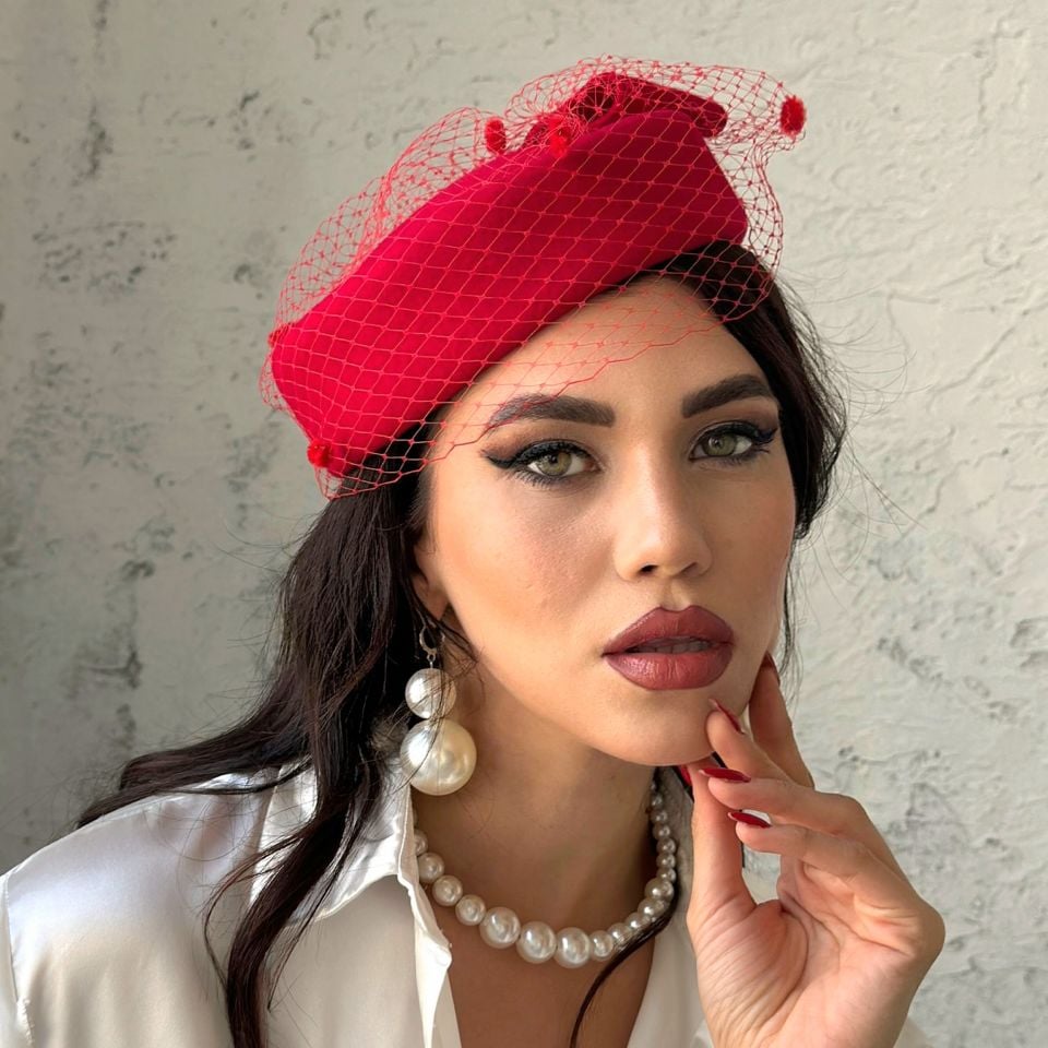 Kate Kırmızı Renk Vualet Şapka