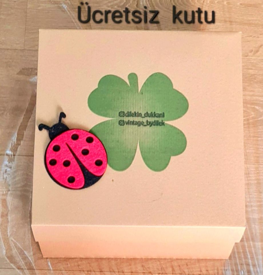 Kate Krem Renk Vualet Şapka