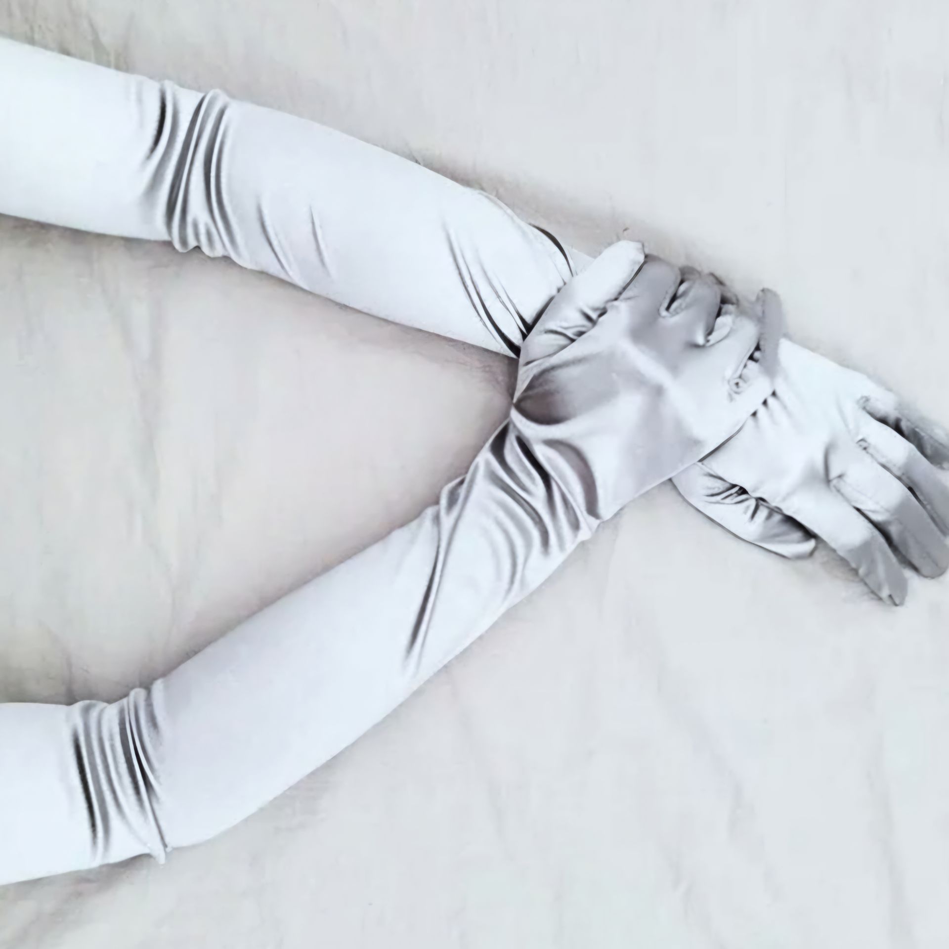 Opera Gümüş İpek Saten Eldiven 53 cm