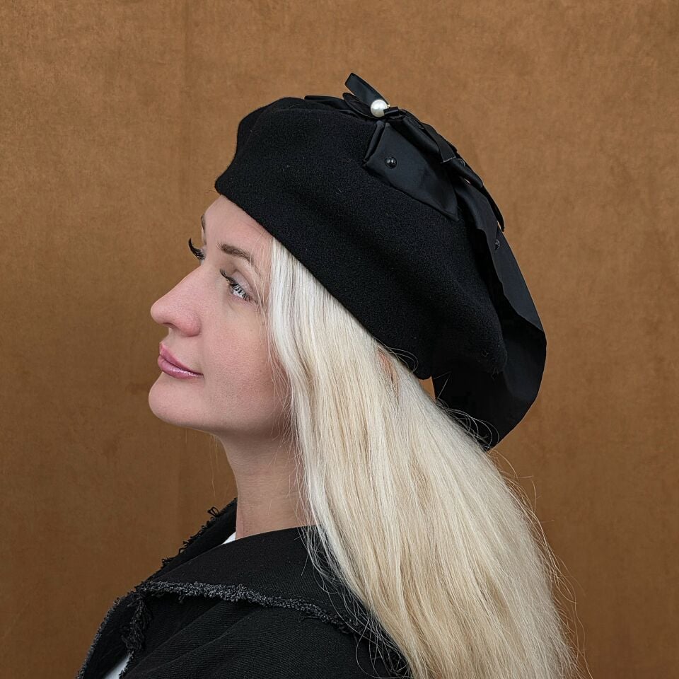 Amata Siyah Renk Ressam Bere Yetişkin Boy