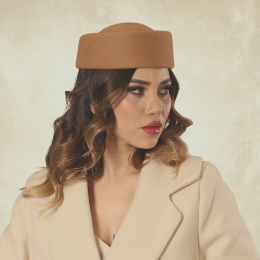 Hostes Camel Renk Vualet Şapka