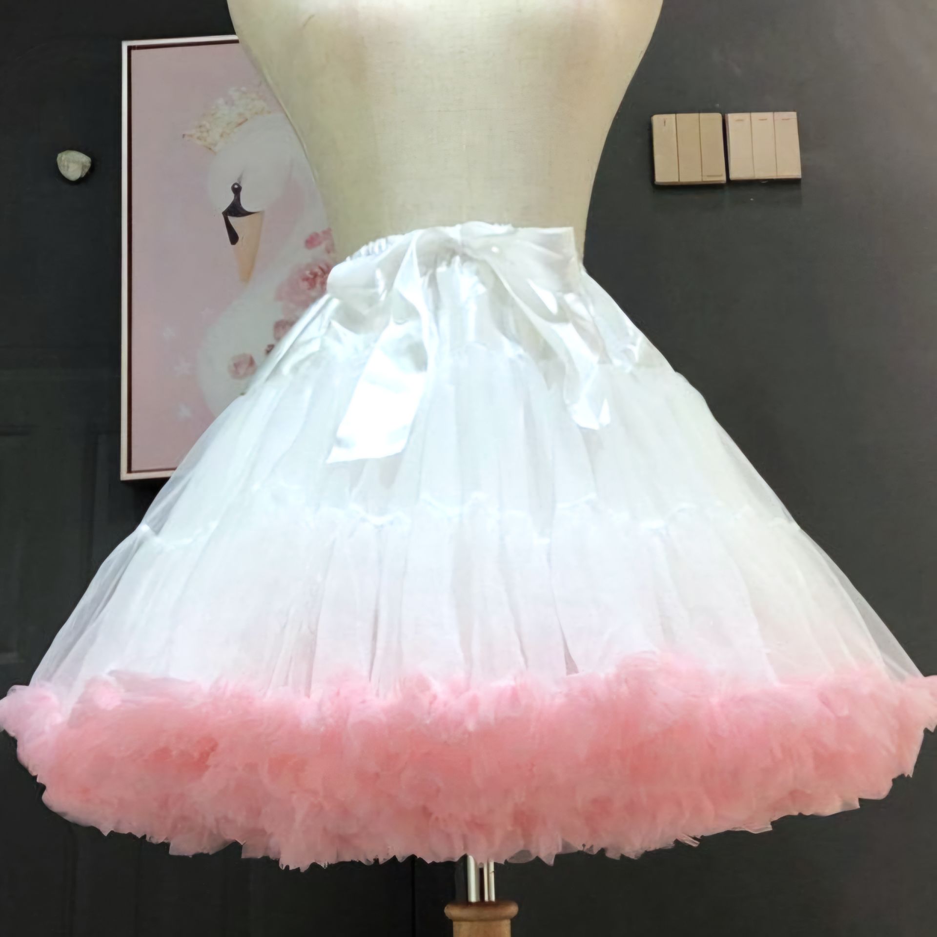 Lady Beyaz Pembe Renk Volanlı Jüpon 45 cm