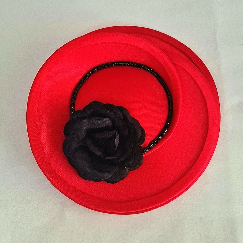 Reneta Kırmızı Siyah Renk Vualet 20 cm