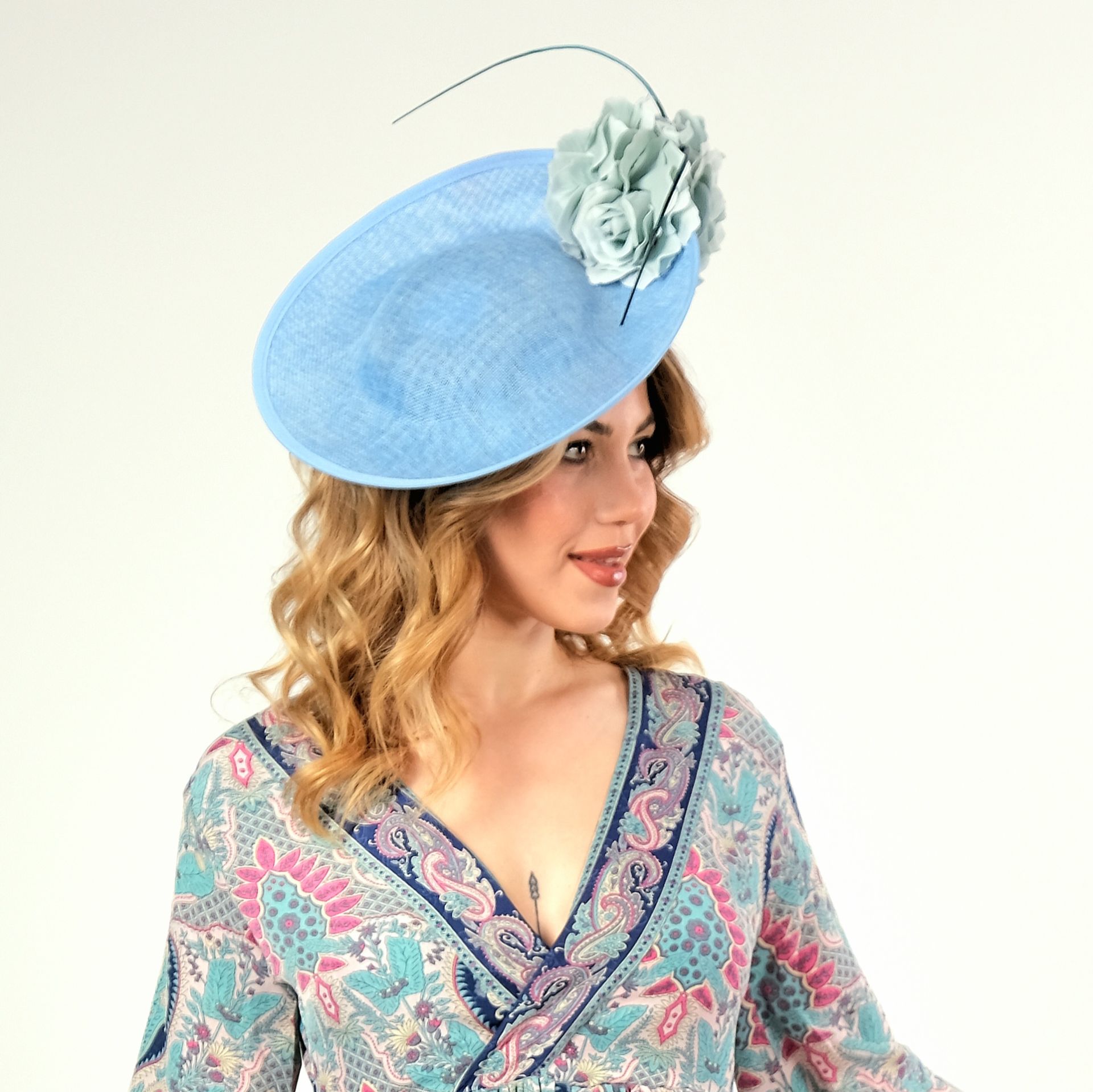 Kate Mavi Renk Vualet Şapka 30 cm