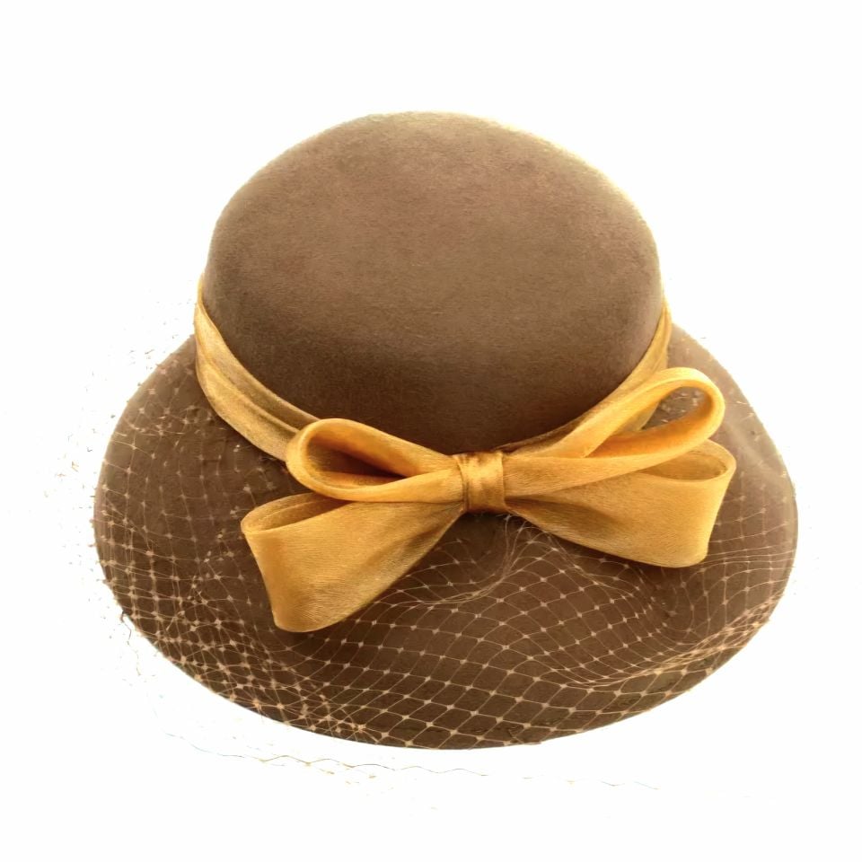 Pansy Hepburn Camel Renk Derby Şapka