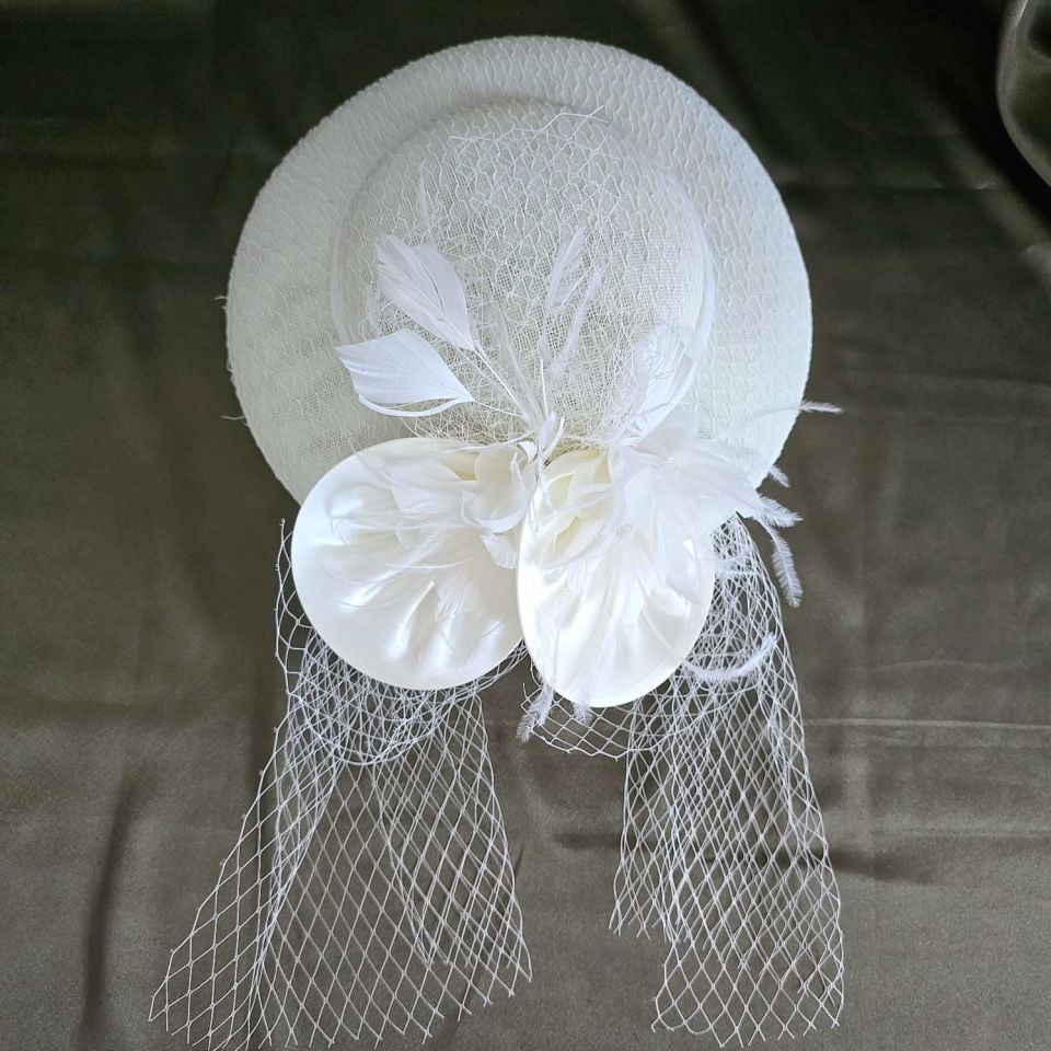 Annabel İnci Beyaz Dantel Vualet Şapka 30 cm