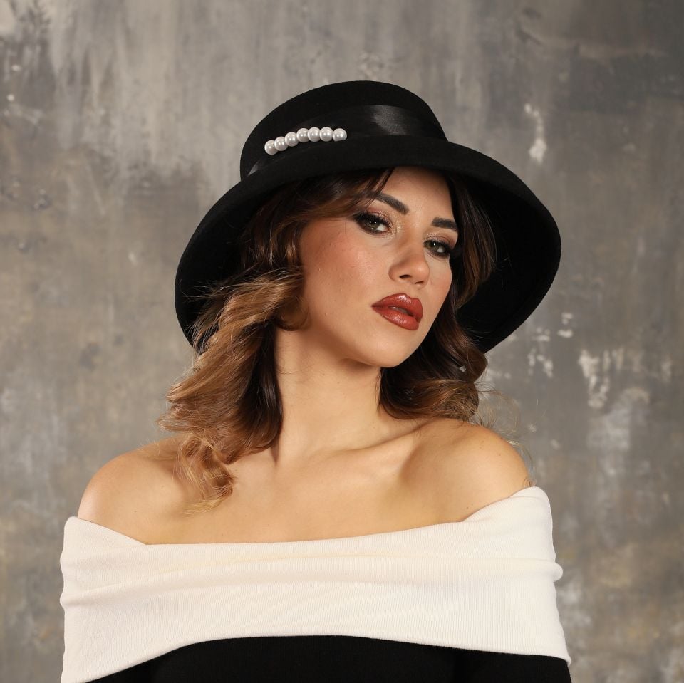 Barbara Siyah Renk Derby Hepburn Şapka