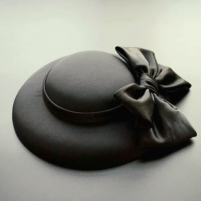 Annabel Siyah Renk Saten Fiyonklu Vualet Şapka