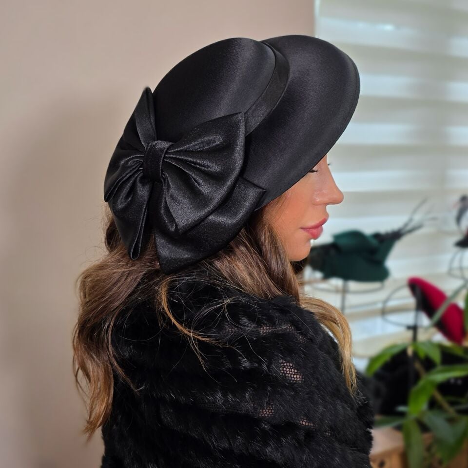 Annabel Siyah Renk Saten Fiyonklu Vualet Şapka