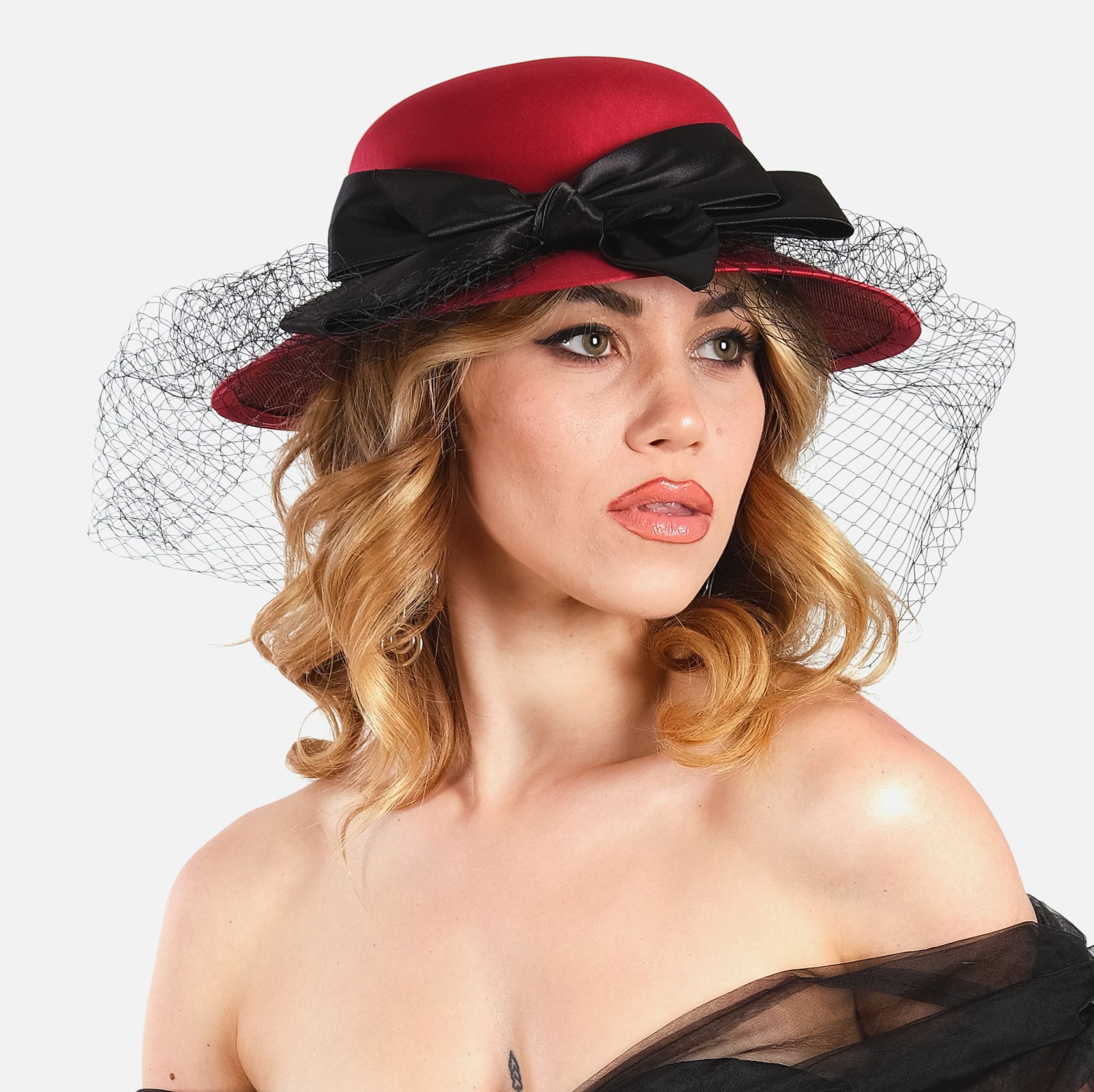 Margaret Bordo Renk Saten Vualet Şapka