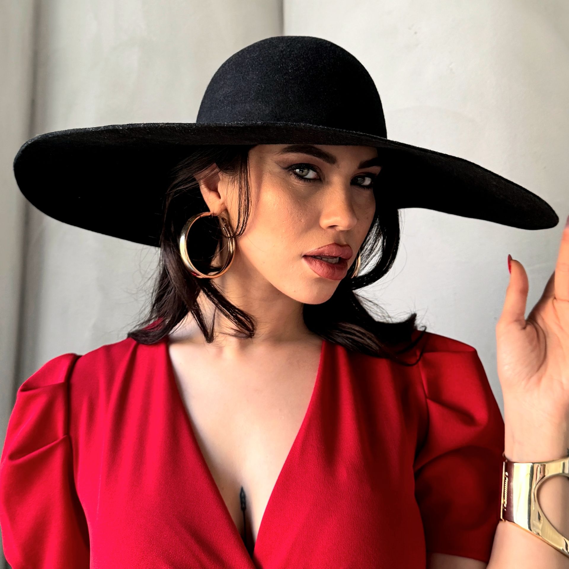 Valencia Derby Model Siyah Şapka 48 cm