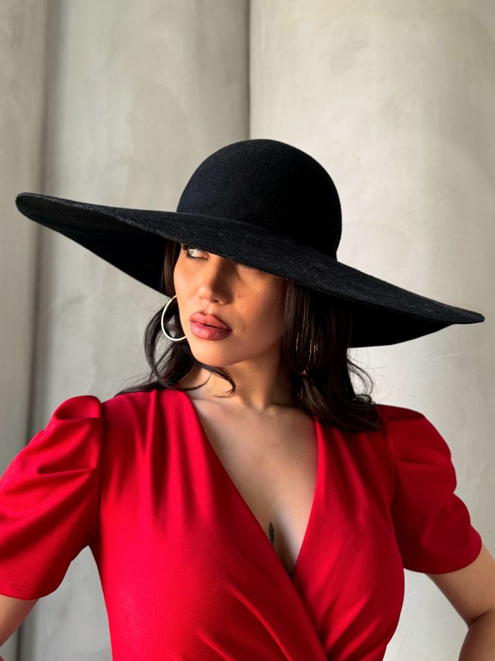 Valencia Derby Model Siyah Şapka 48 cm