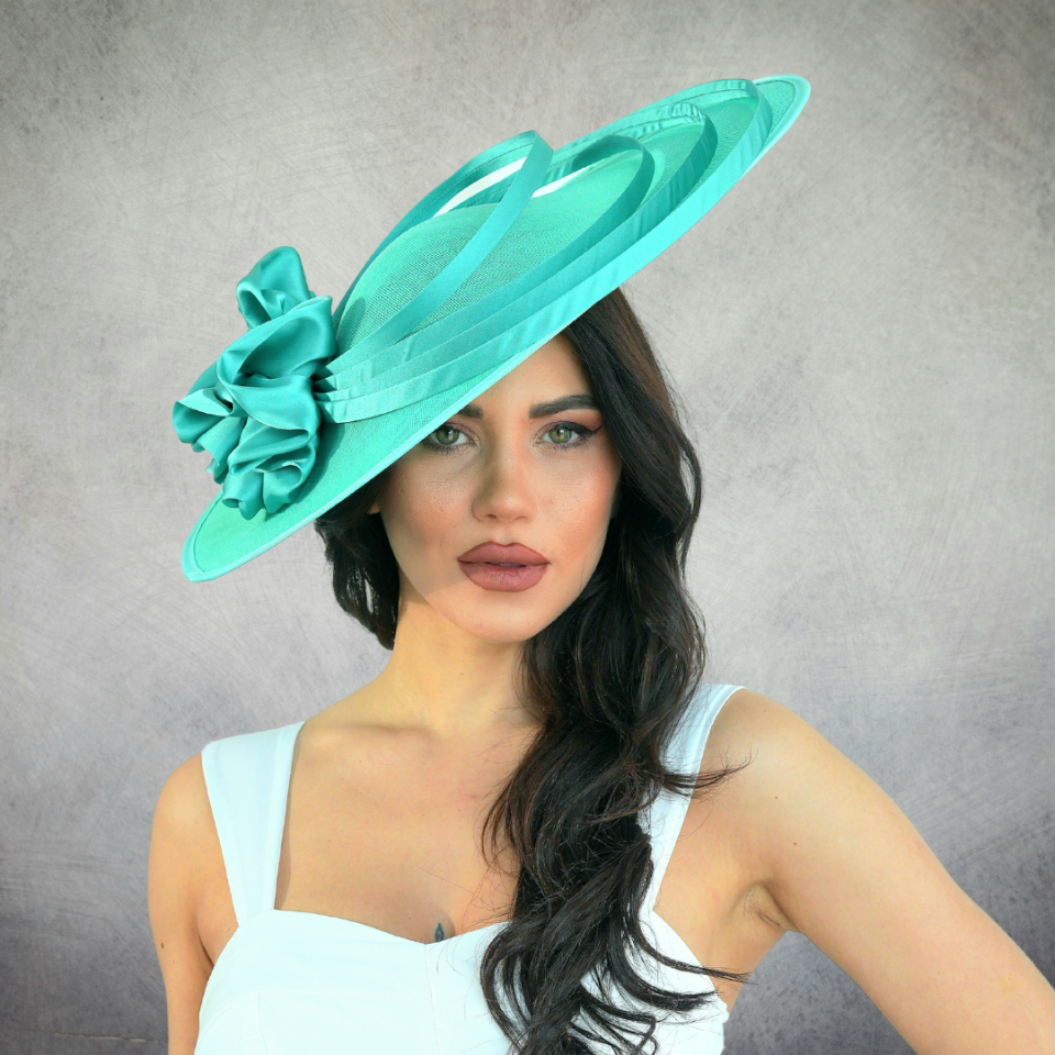 Mathilda Yeşil Renk Vualet 45 cm Özel Şapka Kutulu