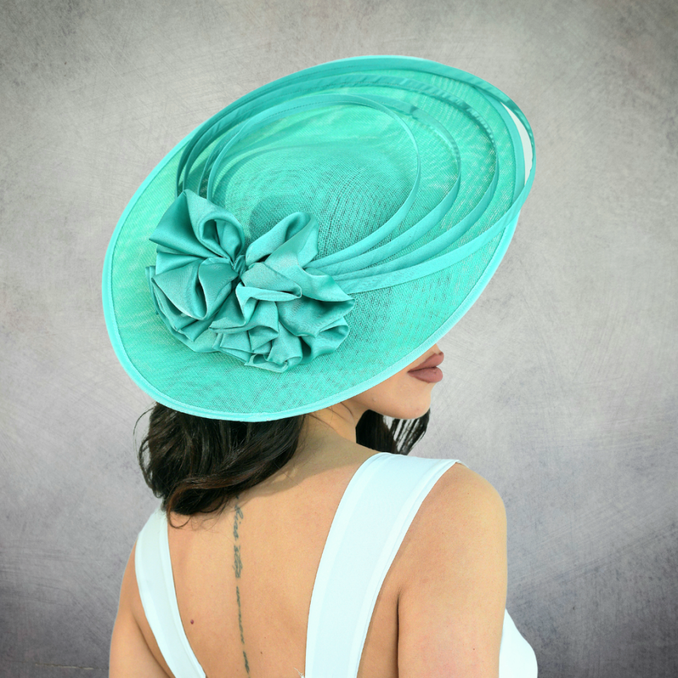 Mathilda Yeşil Renk Vualet 45 cm Özel Şapka Kutulu