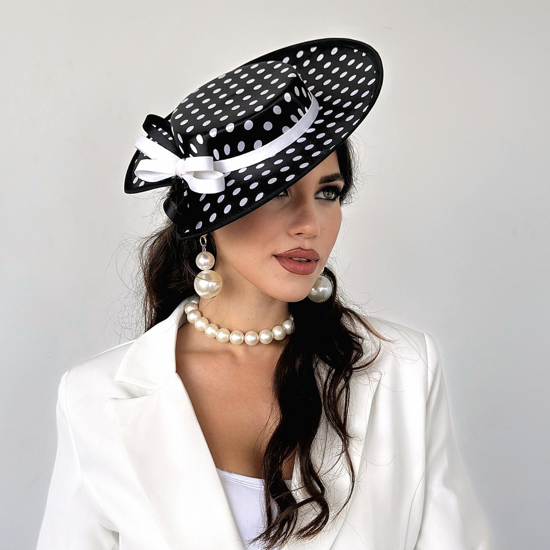 Valerie Siyah Beyaz Renk Puantiyeli Vualet Şapka 30 cm