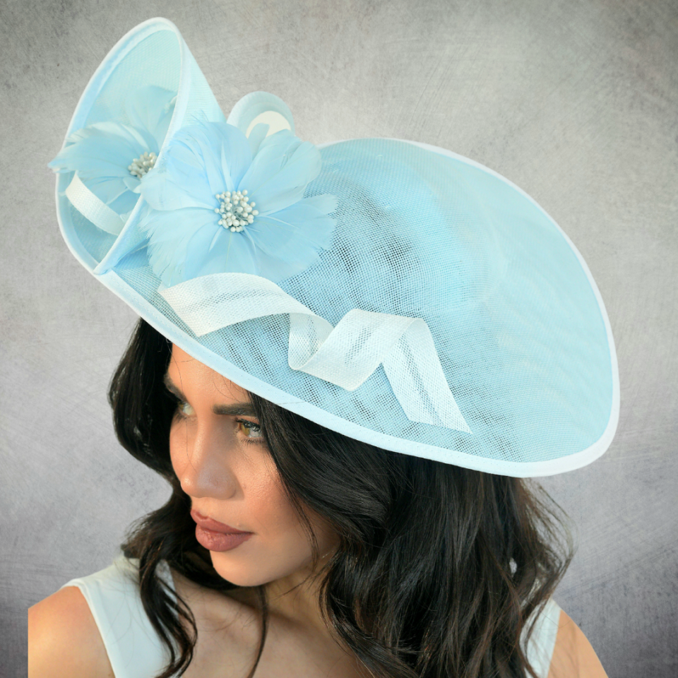 Lilly Açık Mavi Ekru Renk Vualet Şapka 45 cm Özel Şapka Kutulu