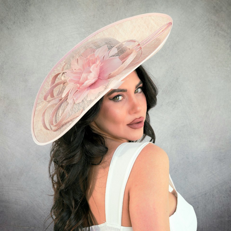 Esmee Pudra Pembe Renk Vualet Şapka 45 cm Özel Şapka Kutulu