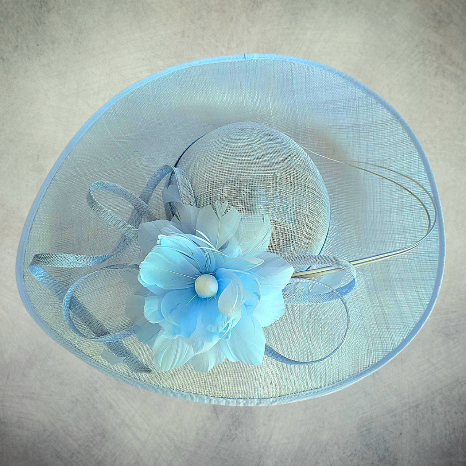 Esmee Açık Mavi Renk Vualet Şapka 45 cm Özel Şapka Kutulu