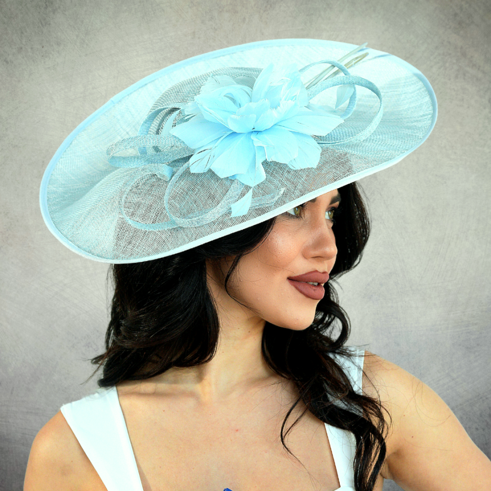 Esmee Açık Mavi Renk Vualet Şapka 45 cm Özel Şapka Kutulu