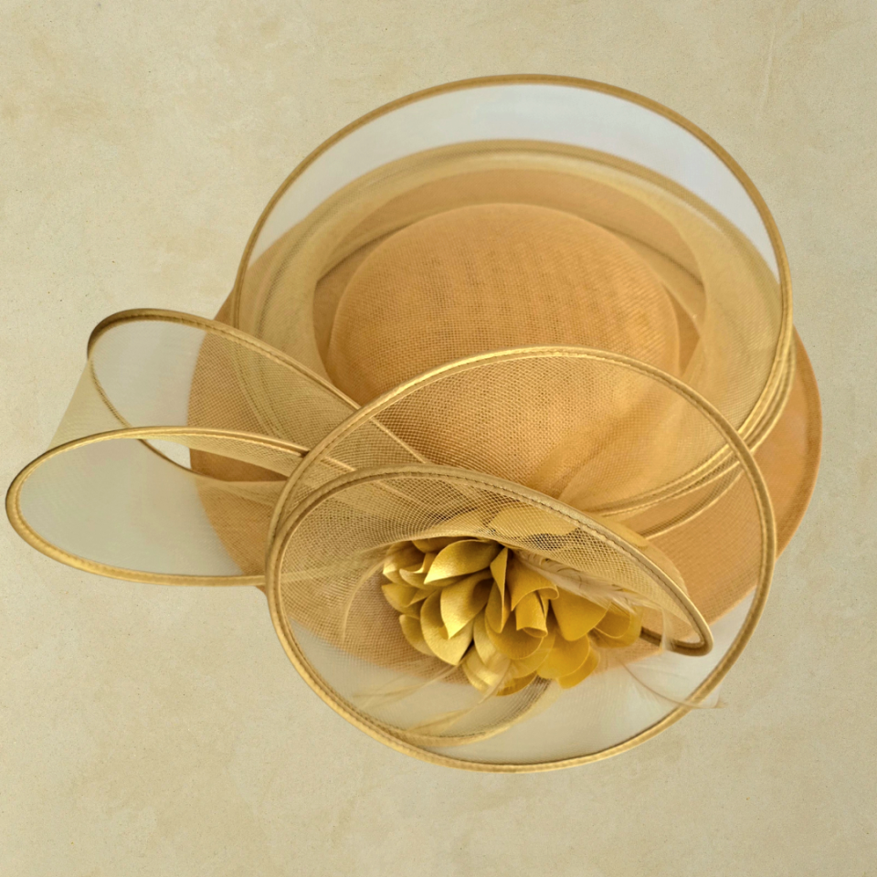 Catherine Hardal Sarı Renk Vualet Şapka 35 cm Özel Şapka Kutulu