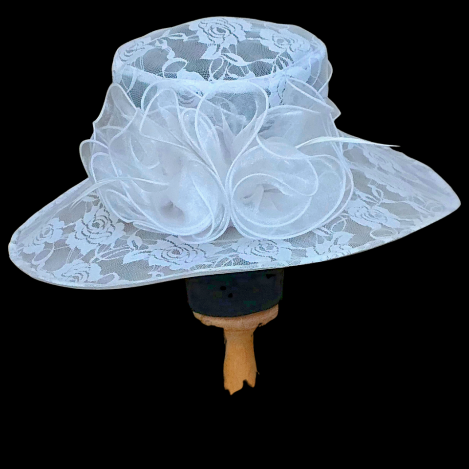Dafne Beyaz Renk Dantel Şapka 45 cm