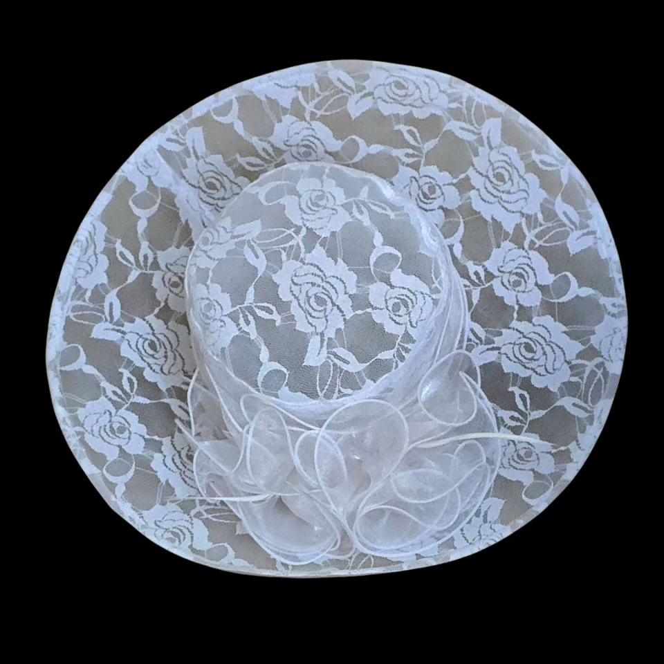 Dafne Beyaz Renk Dantel Şapka 45 cm