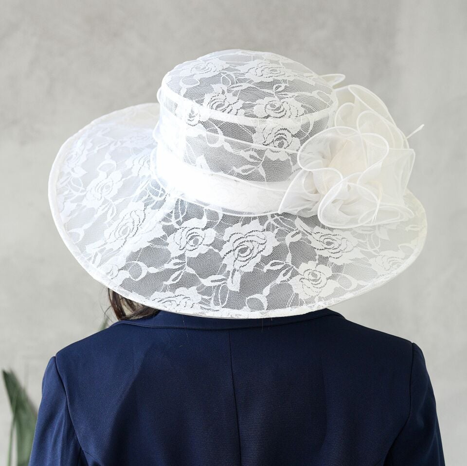 Dafne Beyaz Renk Dantel Şapka 45 cm