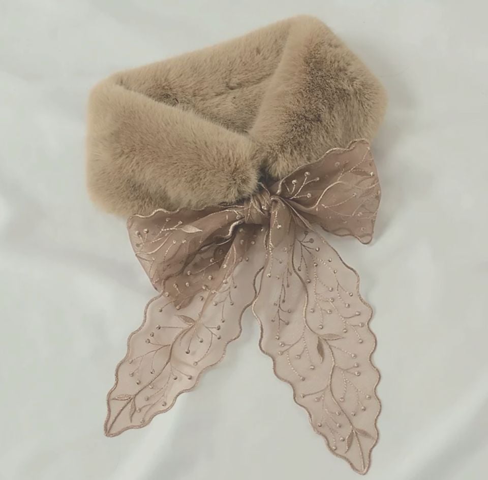 Peluş Capicino Renk Yaka