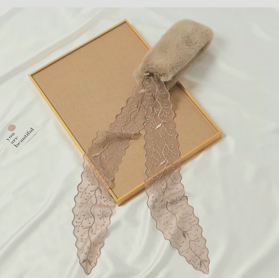 Peluş Capicino Renk Yaka