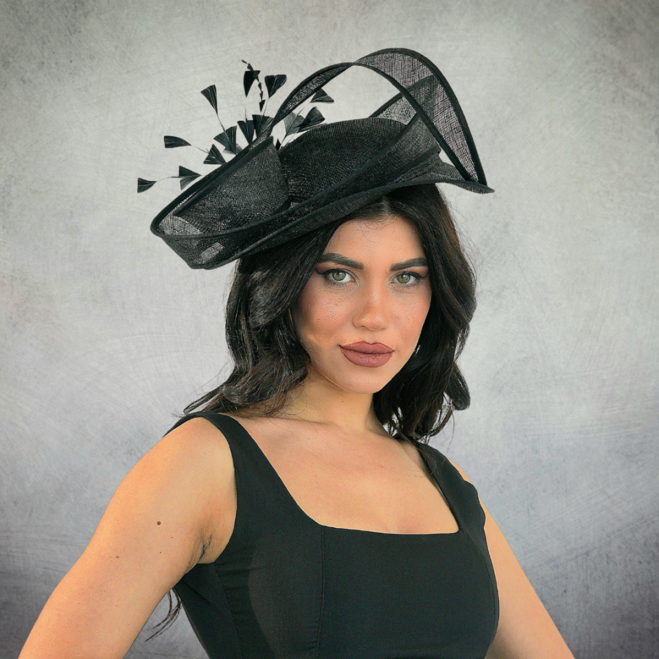 Camilla Siyah Renk Vualet Şapka 35 cm Özel Şapka Kutulu