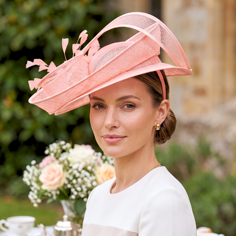 Camilla  Pembe Renk Vualet Şapka 35 cm