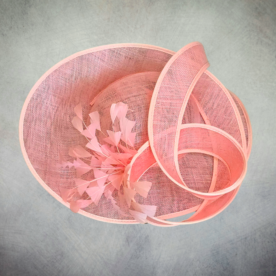 Camilla Pudra Pembe Renk Vualet Şapka 35 cm Özel Şapka Kutulu