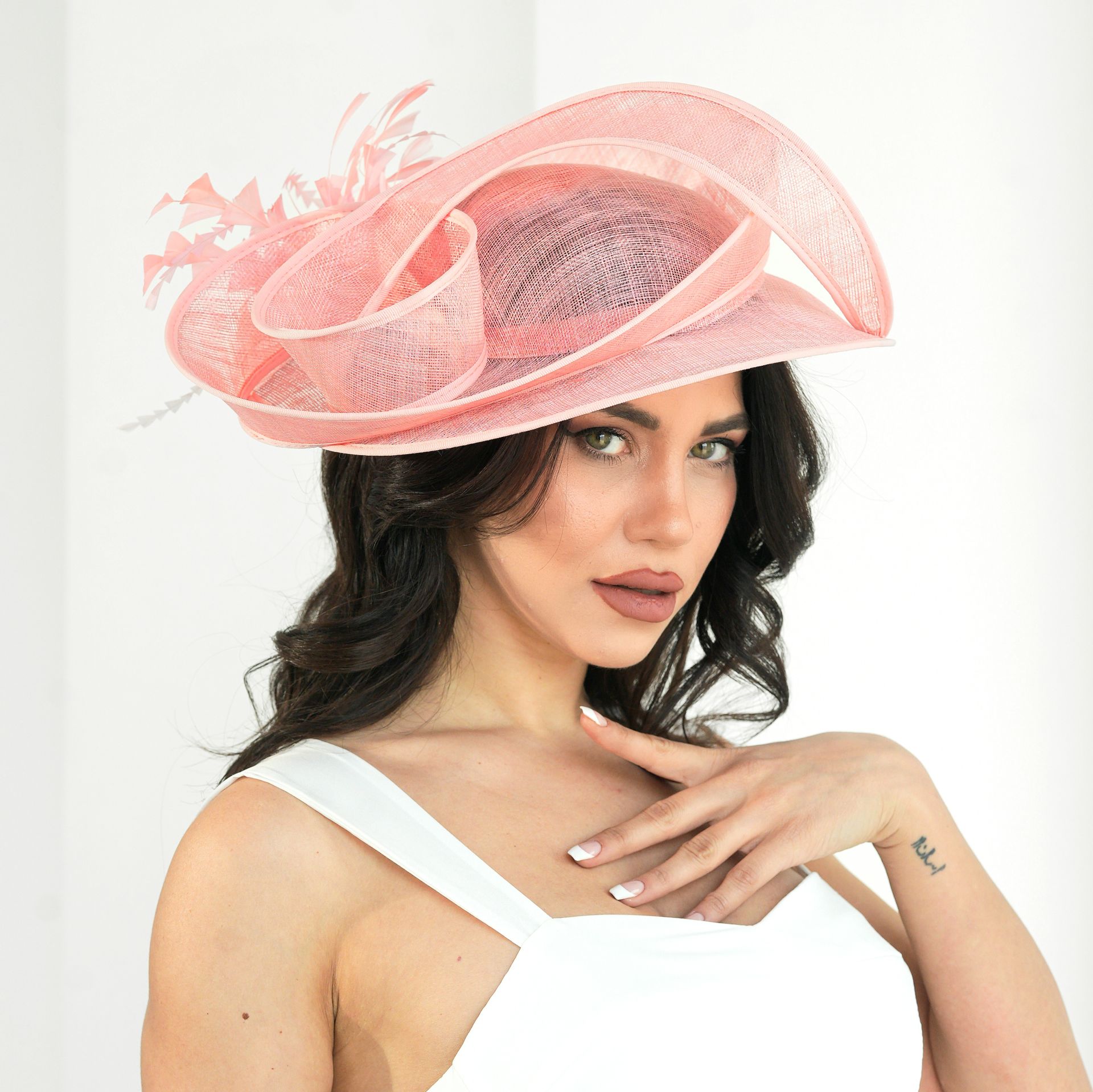 Camilla Pudra Pembe Renk Vualet Şapka 35 cm Özel Şapka Kutulu