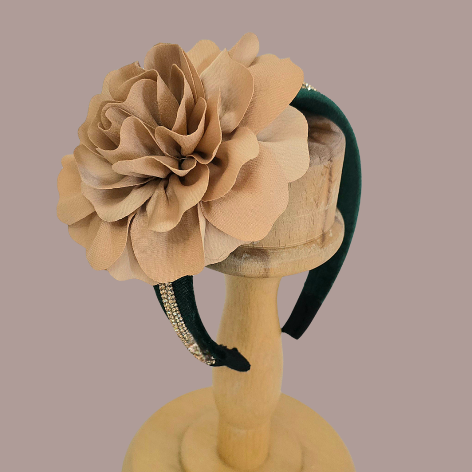 Yeşil Gold Renk Kadife Taç