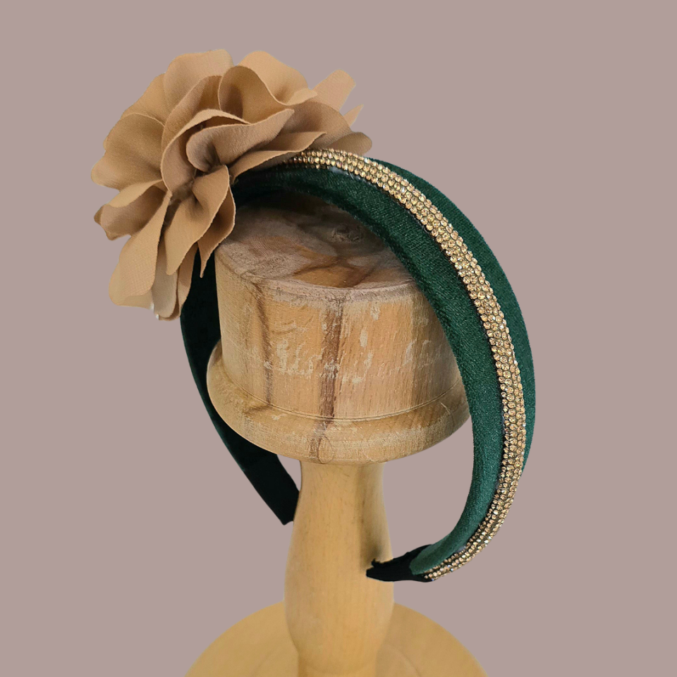 Yeşil Gold Renk Kadife Taç